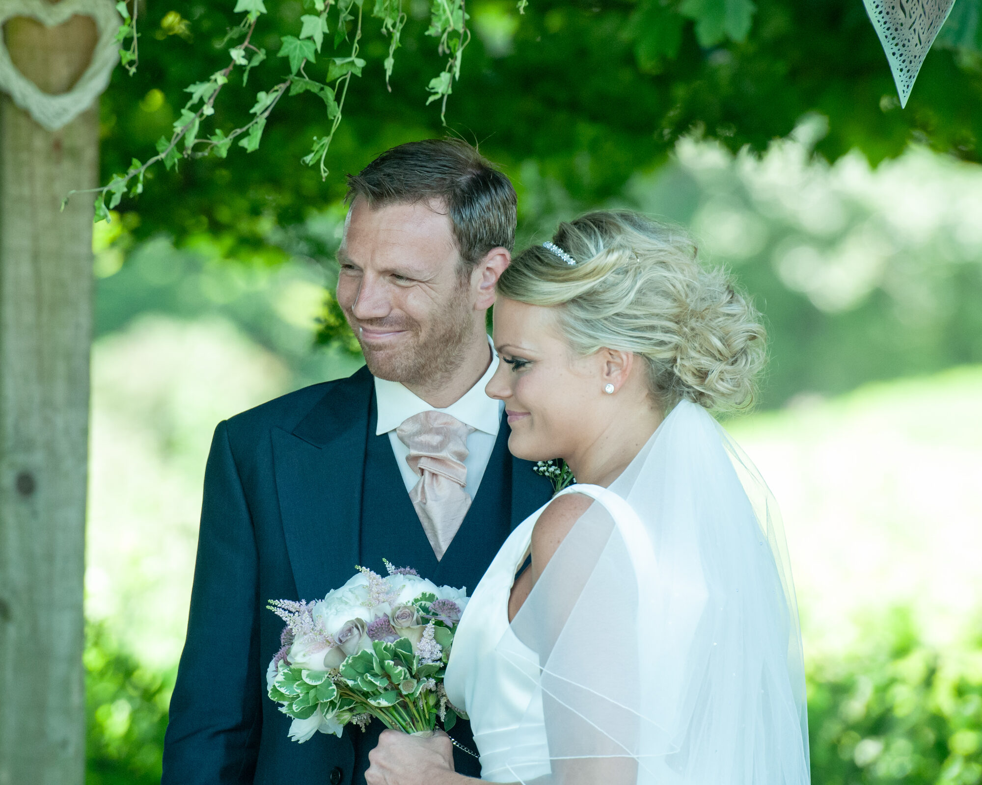Wedding photography in Trevenna Barns - Cornwall Wedding Photography - authentic wedding stories